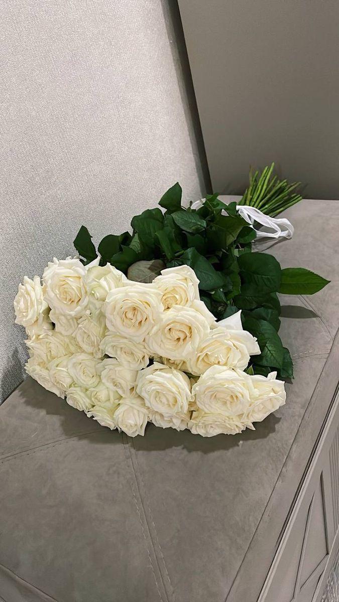 SignalHarborLoft workshop space where corporate flower arrangements are designed and prepared for business delivery